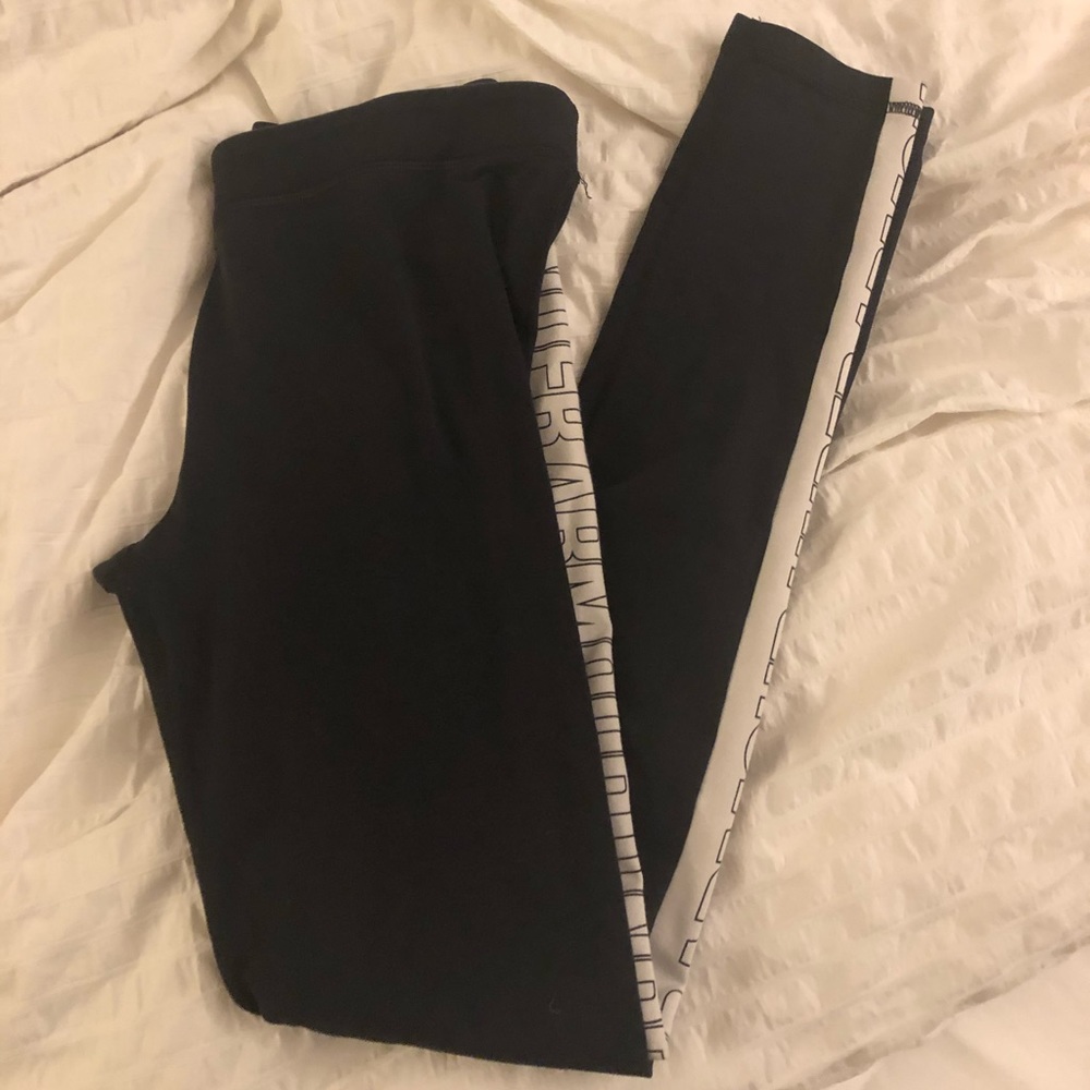 5/25✨ Under armor Leggings